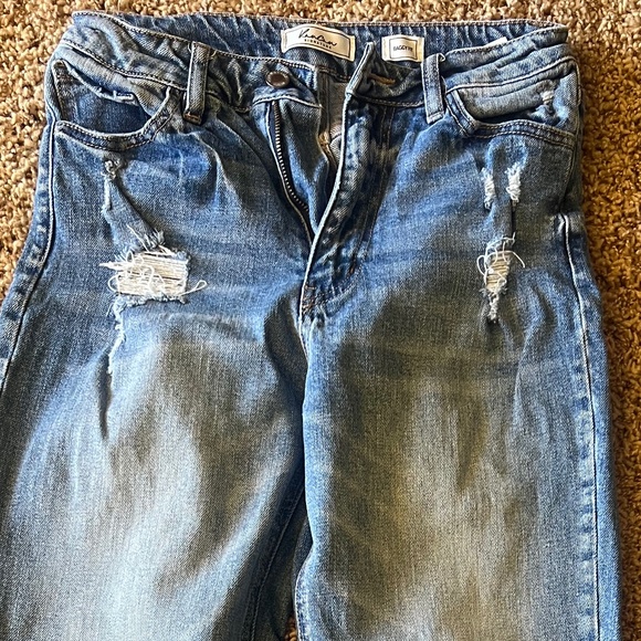 KanCan Boyfriend Capri’s - Picture 1 of 2